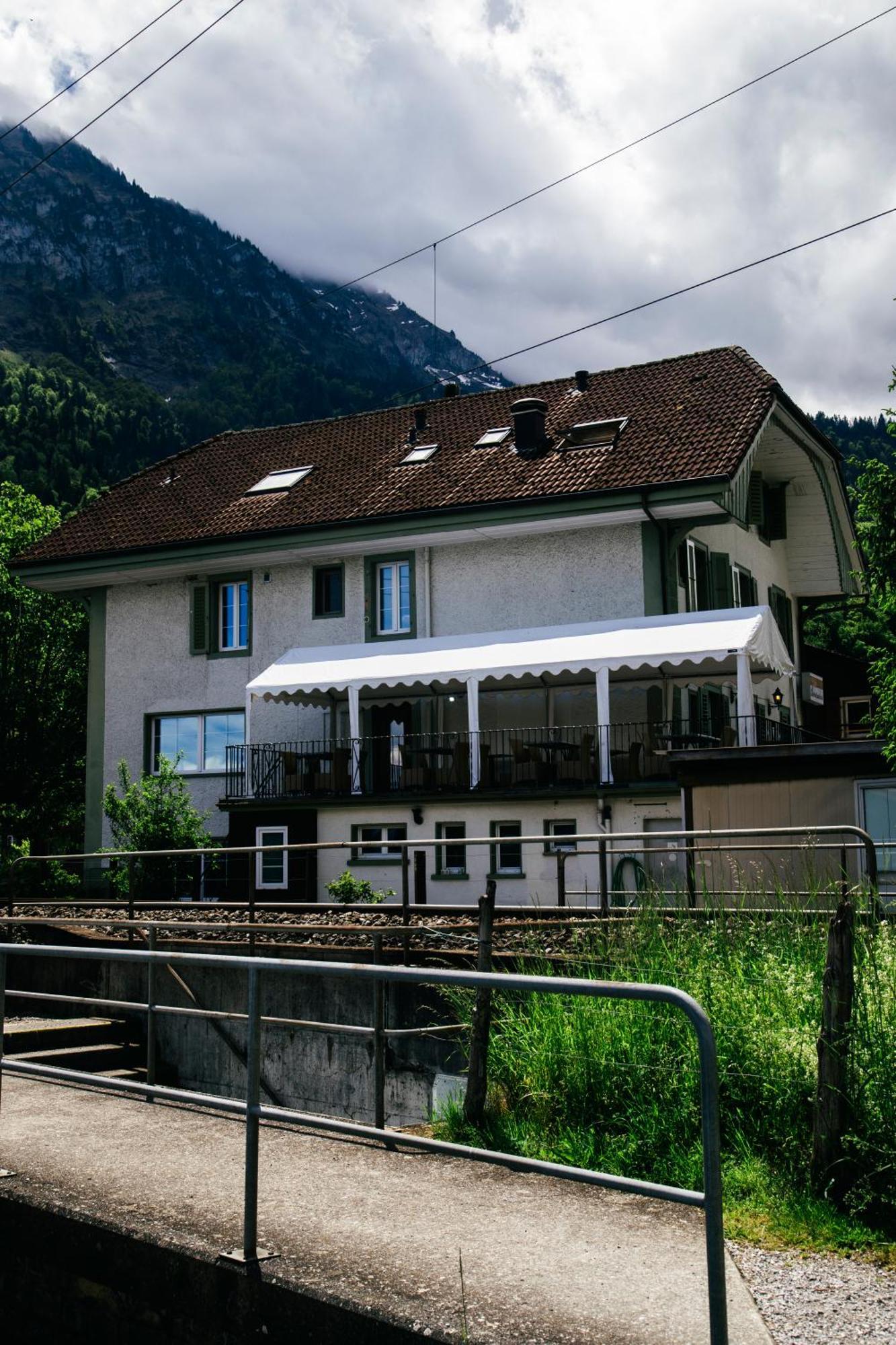 Au Bord Du Lac Därligen Kültér fotó