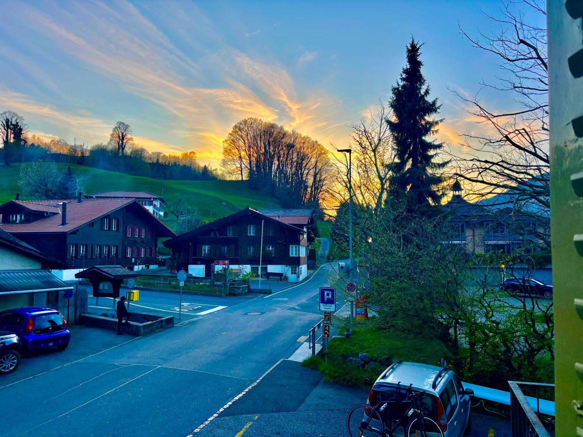 Au Bord Du Lac Därligen Kültér fotó